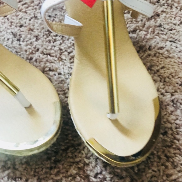 Shoes - Picture 4 of 4